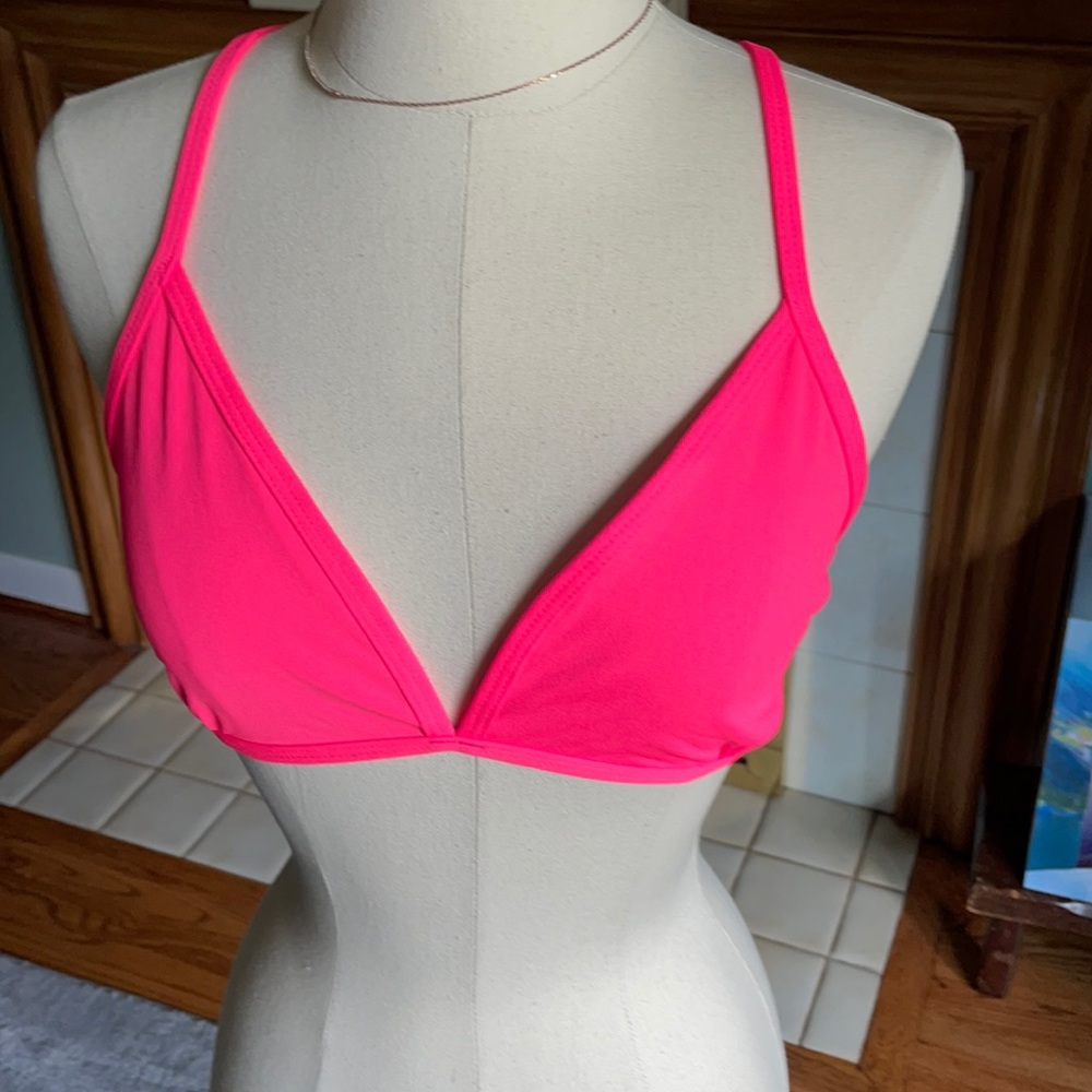 NWT Jolyn Triangle Bikini Top